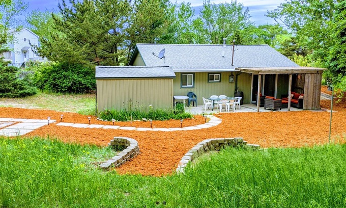 Mears Cottage | Sixties Nostalgia - Rhele's Roost at Silver Lake Dunes