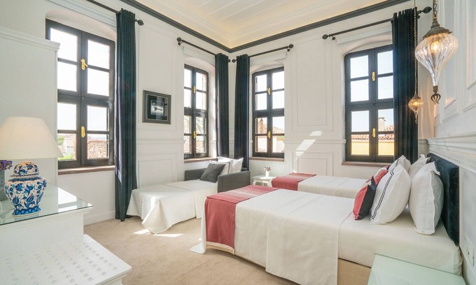 Ayvalik Hotel | Siyah Lale Cunda 1841