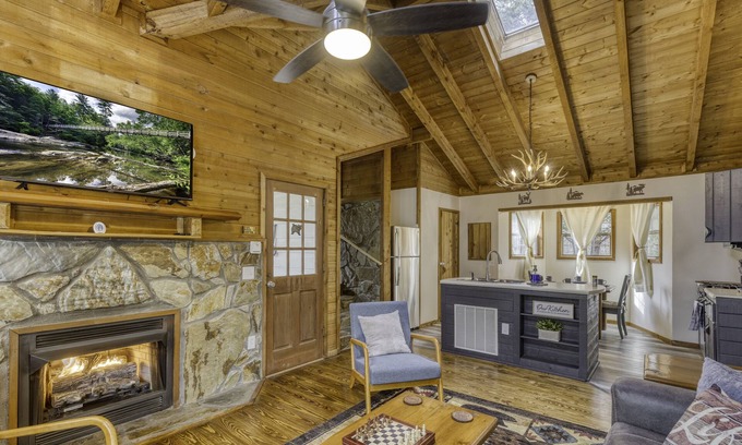 Blue Ridge Cabin | Size Matters Cabin! Indoor Hot Tub, Indoor Fire place.