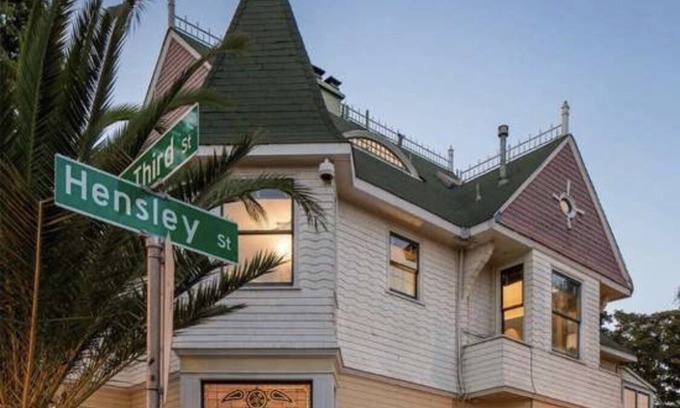 San Jose Villa | SJ Downtown Landmark Virginian Style Experience