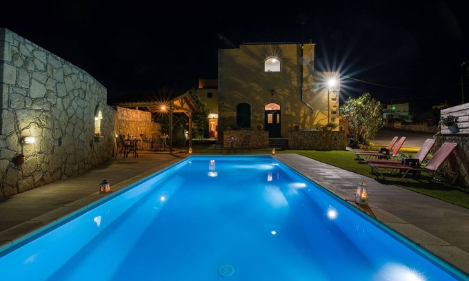 Chorafakia Apartment | Skandalis - Kalliopi with pool