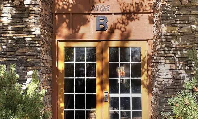 Park City Condo | Ski 1 Mile To Deer Valley Gondola 2 Bedroom Condo by RedAwning