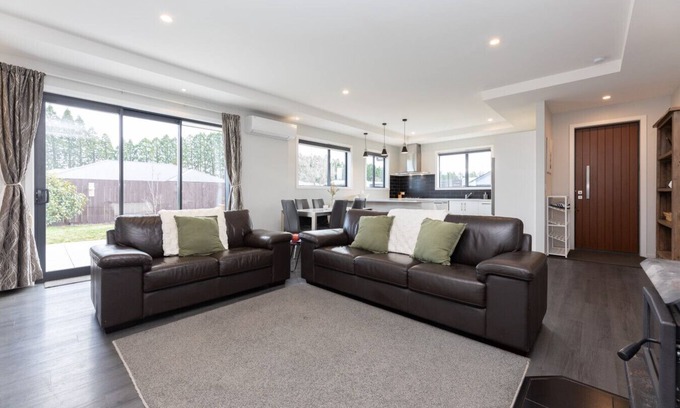 Methven House | Ski, Bike, Eat, Swim, Relax.
