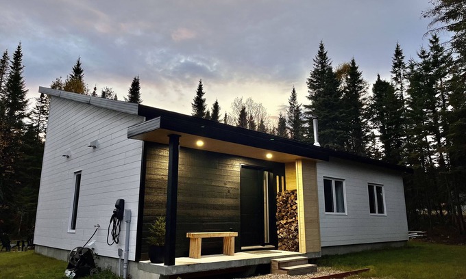 Saint-Tite-des-Caps Ski Chalet | Ski chalet 8 minutes from Le Massif de Charlevoix! Many amenities!
