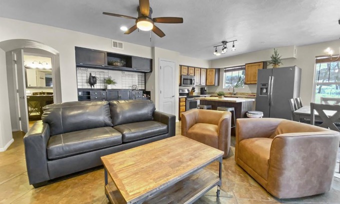 Park City Apartment | Ski Condo 1 mile to Deer Valley Gondola condo