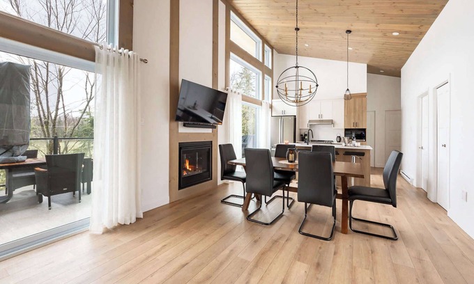 Adstock Ski Chalet | Ski Condo & Spa - L'Elegance Des Sommets