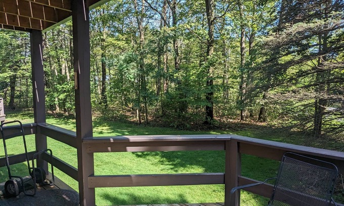 Hidden Valley Condo | Ski condo with deck. Walk across the street to the slopes.