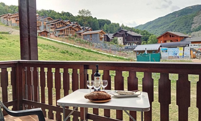 Saint-Martin-de-Belleville Apartment | Ski-in/ski-out & foot of the slopes, 3rd floor, view ski slopes, balcony, tv, ski locker, 44m²