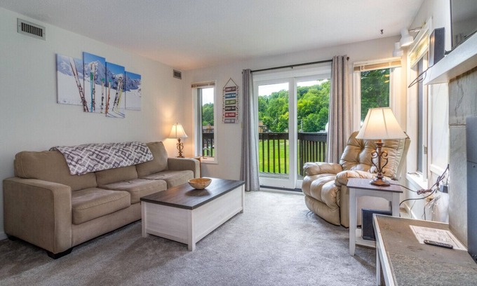 Ludlow Condo | Ski Haven: 1-Bed Ski-in/out Condo, Okemo Base Area