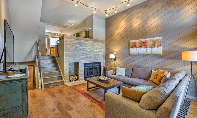 Four O'Clock House | Ski-In Breckenridge Abode: Walk to Main St & Lifts