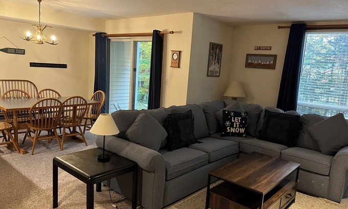 West Dover Condo | Ski In/Out at Mt Snow at Seasons w/Fireplace