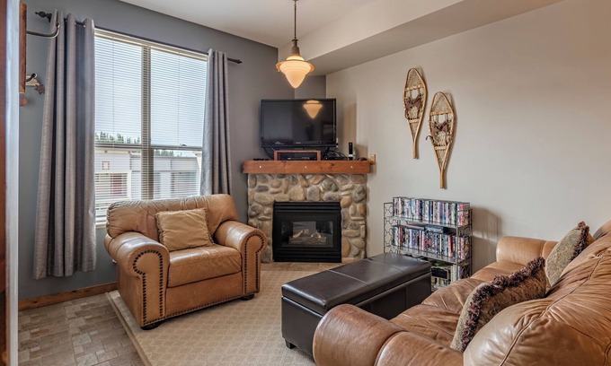 Silver Star Mountain Condo | Ski in/out ground floor condo in Creekside with King Bed in Master