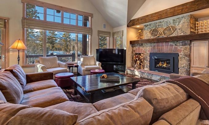 Warrior's Mark West House | ⭐️ Ski In/Out PrivateHot Tub FREE WinterSki/Town Shuttle 4 Kings EV Charger Pets