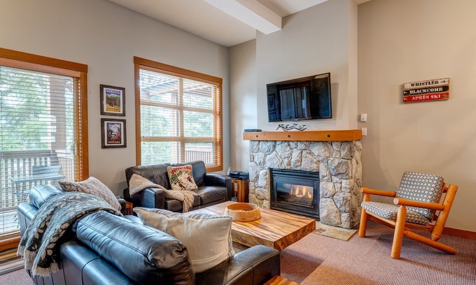 Blackcomb House | SKI IN/OUT | Stunning Mountain Views | Private Hot Tub | Managed By Aloha Whistler