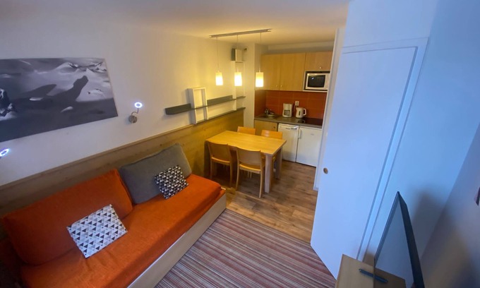La Perriere Apartment | Ski in-Ski out 1 bed apartment, La Tania, 3 Valleys