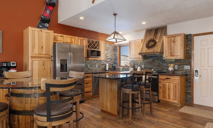 Silvercreek Condo | Ski-in/Ski-out 2 bedroom condo, mt views and more!