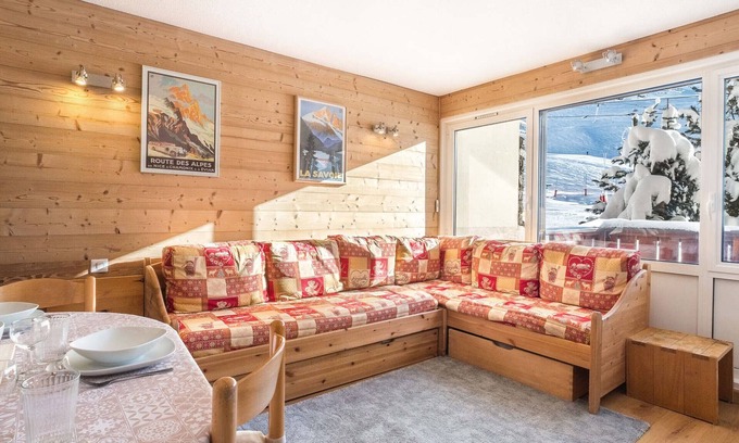 Val-Thorens Apartment | Ski-in/ski-out apartment with balcony and WiFi in Val Thorens