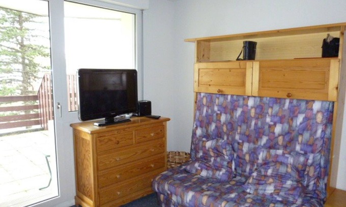 Arette Apartment | Ski-in/Ski-out Apartment for 4 with Terrace, Near Shops, Free Parking