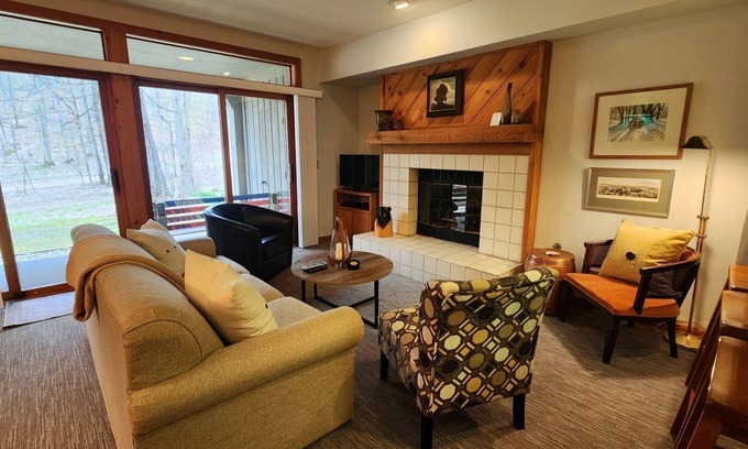 Harbor Springs Condo | Ski-in, Ski-out Condo at Nub's Nob Ski Resort near Harbor Springs & Petoskey