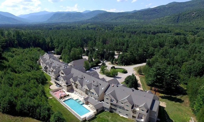 Bartlett Apartment | Ski-In, Ski-Out Condo, Outdoor Heated Pool, Hot Tub, Sauna, Gym, Balcony