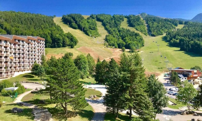 Villard-de-Lans Apartment | Ski-in/ski-out & foot of the slopes, 5th floor, balcony, 36m², Villard de Lans