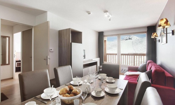 Plagne Soleil Apartment | Ski-in/ski-out & foot of the slopes, fitness, tv, ski locker, 22m², La Plagne