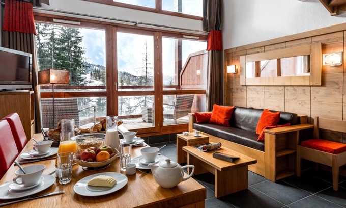 Arc-1600 Apartment | Ski-in/ski-out & foot of the slopes, fitness, swimming pool, sauna, hammam, terrace, balcony, tv