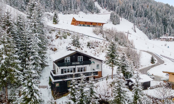Bad Gastein Apartment | Ski-in/Ski-Out in prime location in attractive Badgastein.