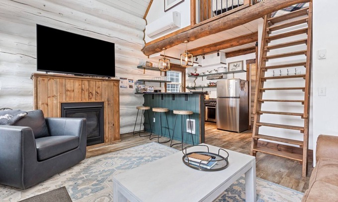 Whitefish Cabin | Ski In/Ski Out Luxury Cabin, Next to Chair 3, Hot Tub, Sleeps 6, Fireplace and AC