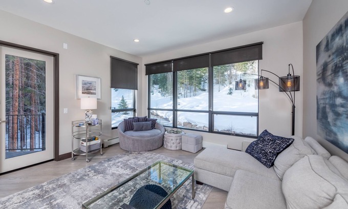 Winter Park Condo | Ski-in ski-out, Modern Condo, Gourmet Kitchen, Great Amenities, Free Garage +EV!