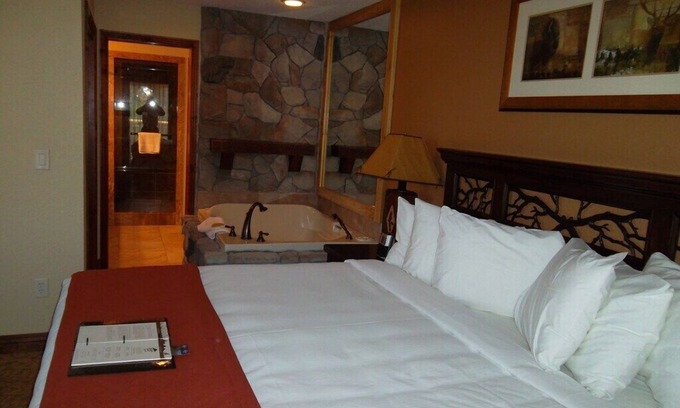 Park City Resort | Ski In, Ski Out Park City Four Bedroom with Lock Off