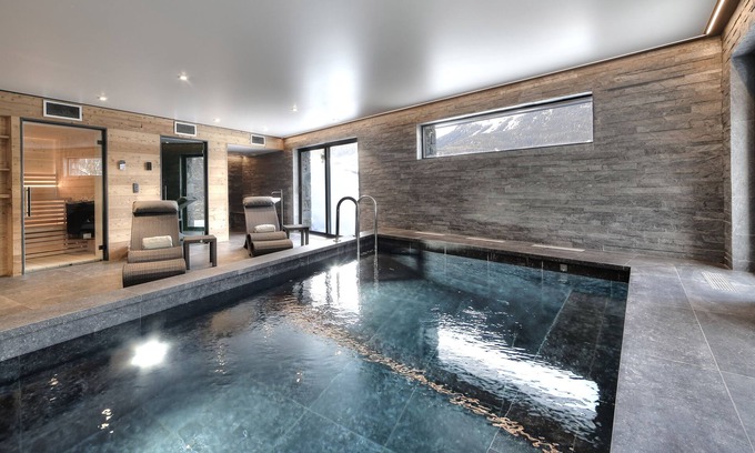 Les Houches Ski Chalet | Ski in/Ski out stunning modern chalet with indoor pool and spa