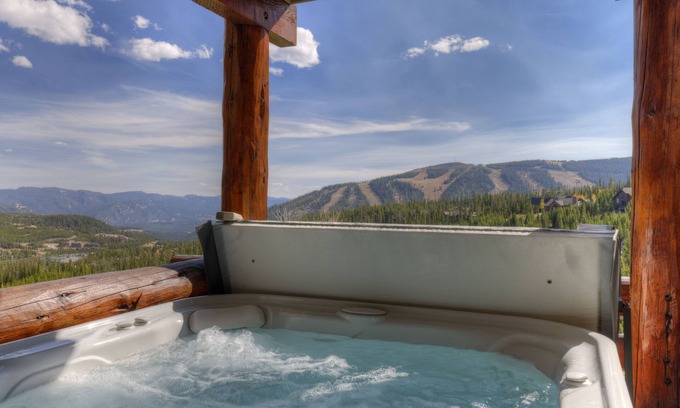 Saddle Ridge House | Ski-in/Ski-out w/Private Hot Tub in Moonlight Basin - Saddle Ridge - Black Bear Chalet