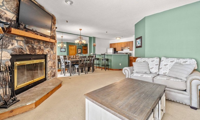 Stratton Mountain Condo | Ski on Ski off Obertal F building