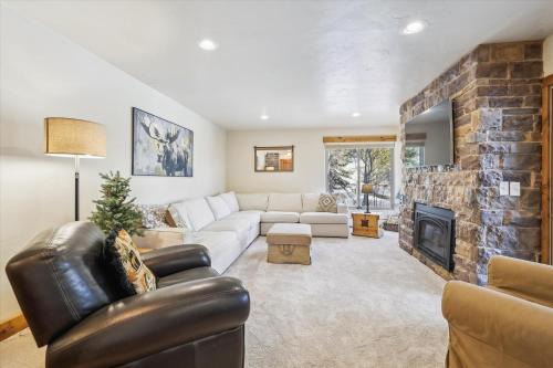 Peak 8 Apartment | Ski Watch 329 condo