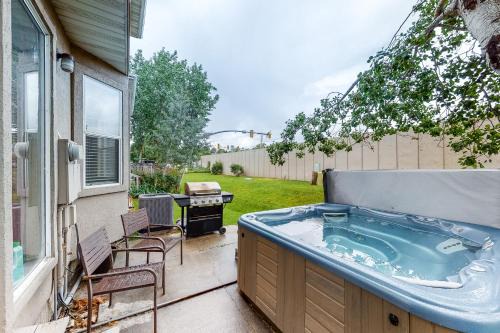 Cottonwood Heights House | Skier's Four-Leaf Clover