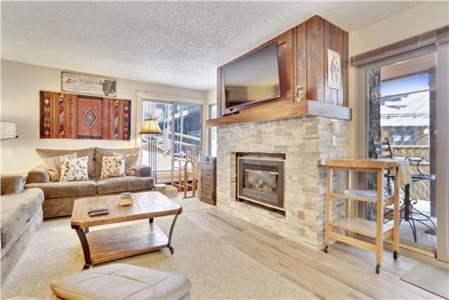 Breckenridge House | Skiwatch 102