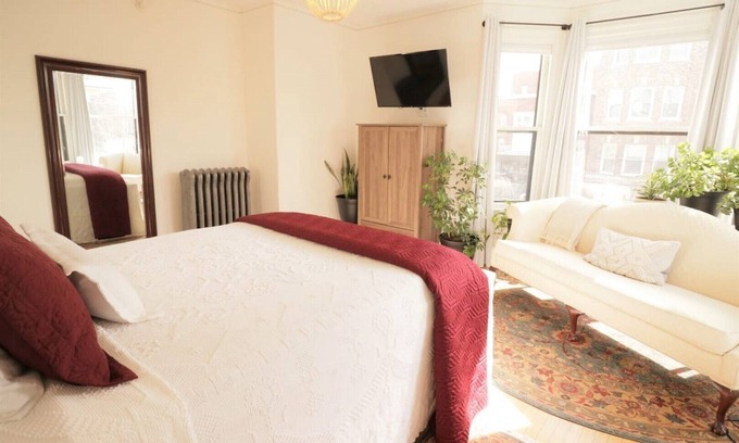 West End Hotel | Skolfield Inn | Parking | Self-check-in | Garden 2