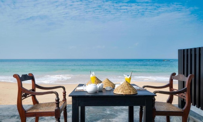 Hettimulla Hotel | Sky Breeze Right On The Beach