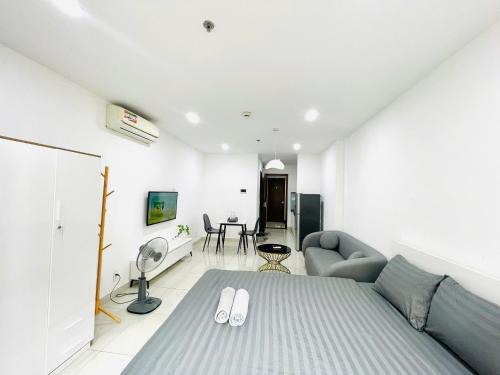 Tan Binh Apartment | Sky Center Near The Airport