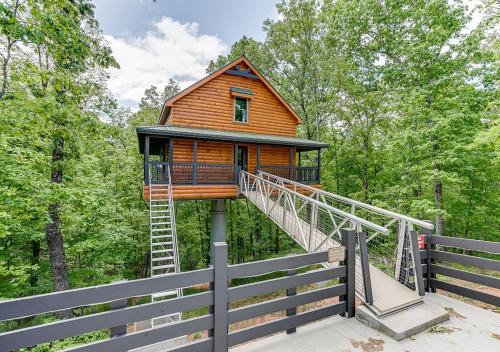 Cleveland House | Sky's the Limit Treehouse Near Helen, Georgia
