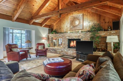 Skyland House | Skyland Retreat - Max nighttime occupancy of 8