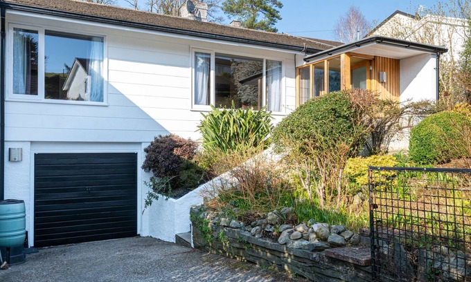 Ambleside Cottage | Skylark Cottage - a single-level, two-bedroom property on the gentle slopes of Wansfell Pike, yet o