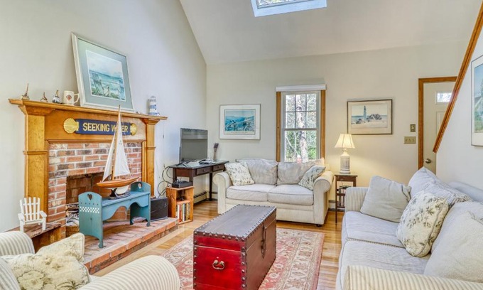 South Dennis House | Skylight Tonight