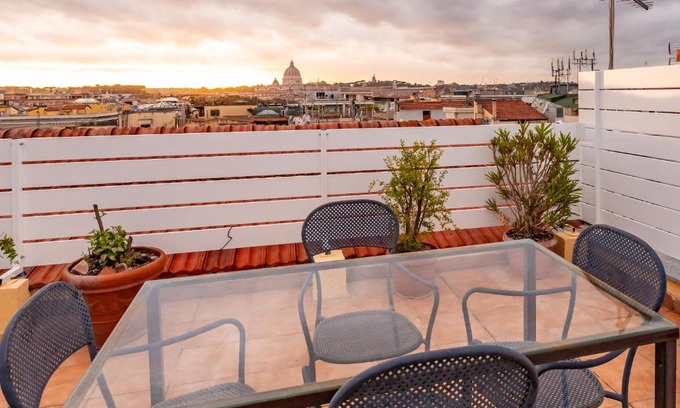 Prati Apartment | Skyline Penthouse with Private Rooftop