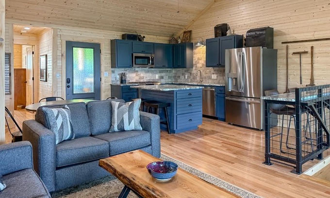 Dandridge House | Skyview Lake Retreat