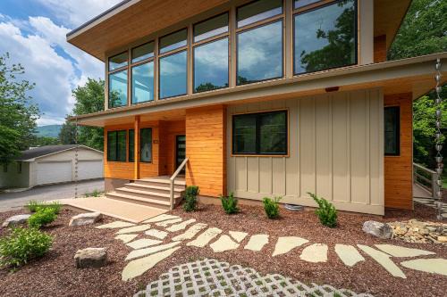 Black Mountain House | Skyview Oasis Modern Build 1 Mile from Downtown Black Mtn!