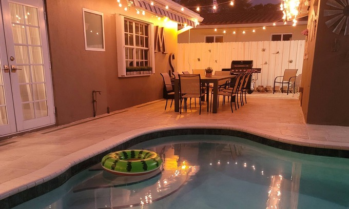 Lighthouse Point House | SkyVilla 4Bedroom, heated pool, minutes from beach