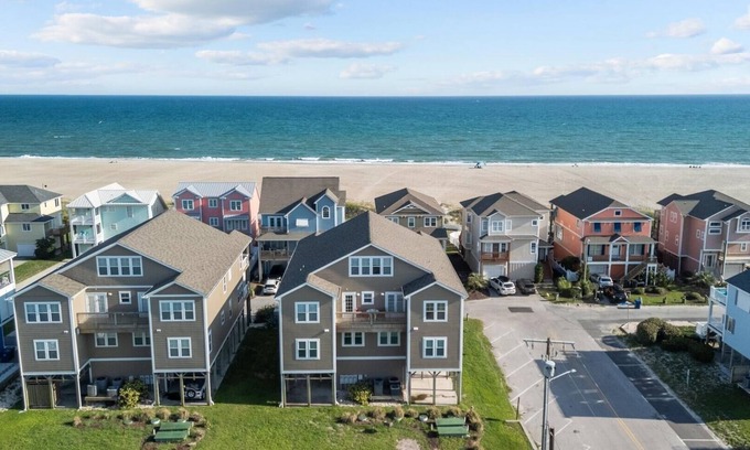 Atlantic Beach Condo | Slack Tide 3 Bedroom Condo by RedAwning