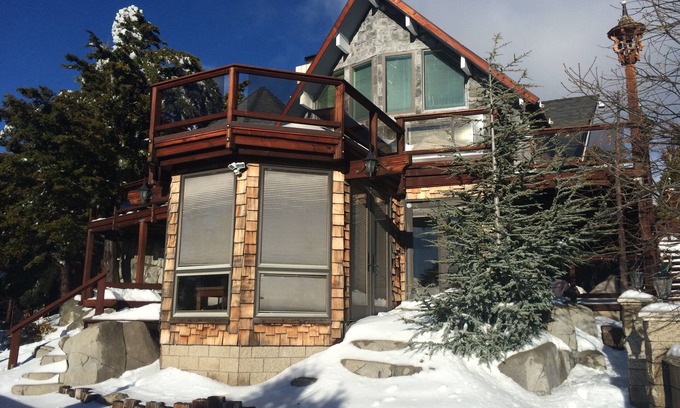 Running Springs Cabin | Sledding hills, amazing views, game room, Ski & Sky Park min away, park 10 cars